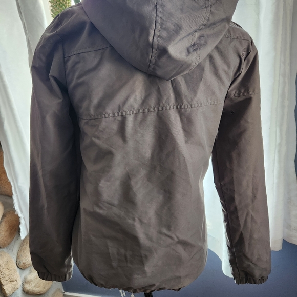 Ladies volcom summer jacket - Picture 2 of 4